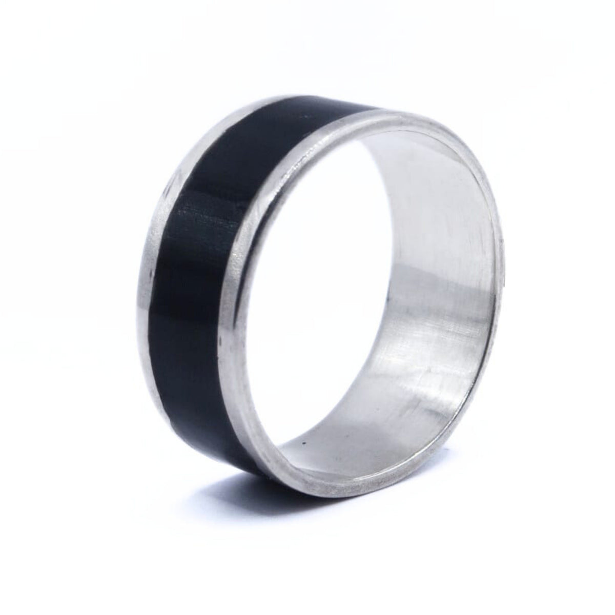 Anillo #9 Plata Primera Ley 0.925 Cassian Resina negra