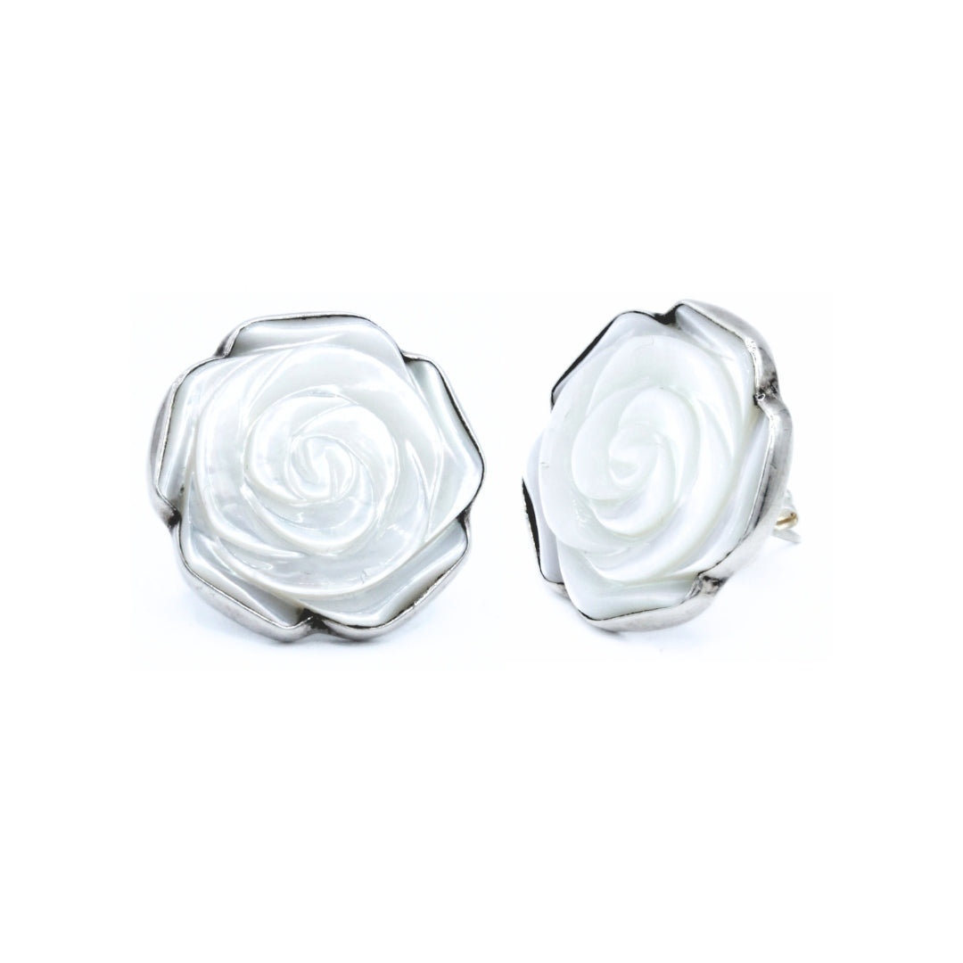 Aretes Rosse Plata Primera Ley 0.925 con Concha blanca.
