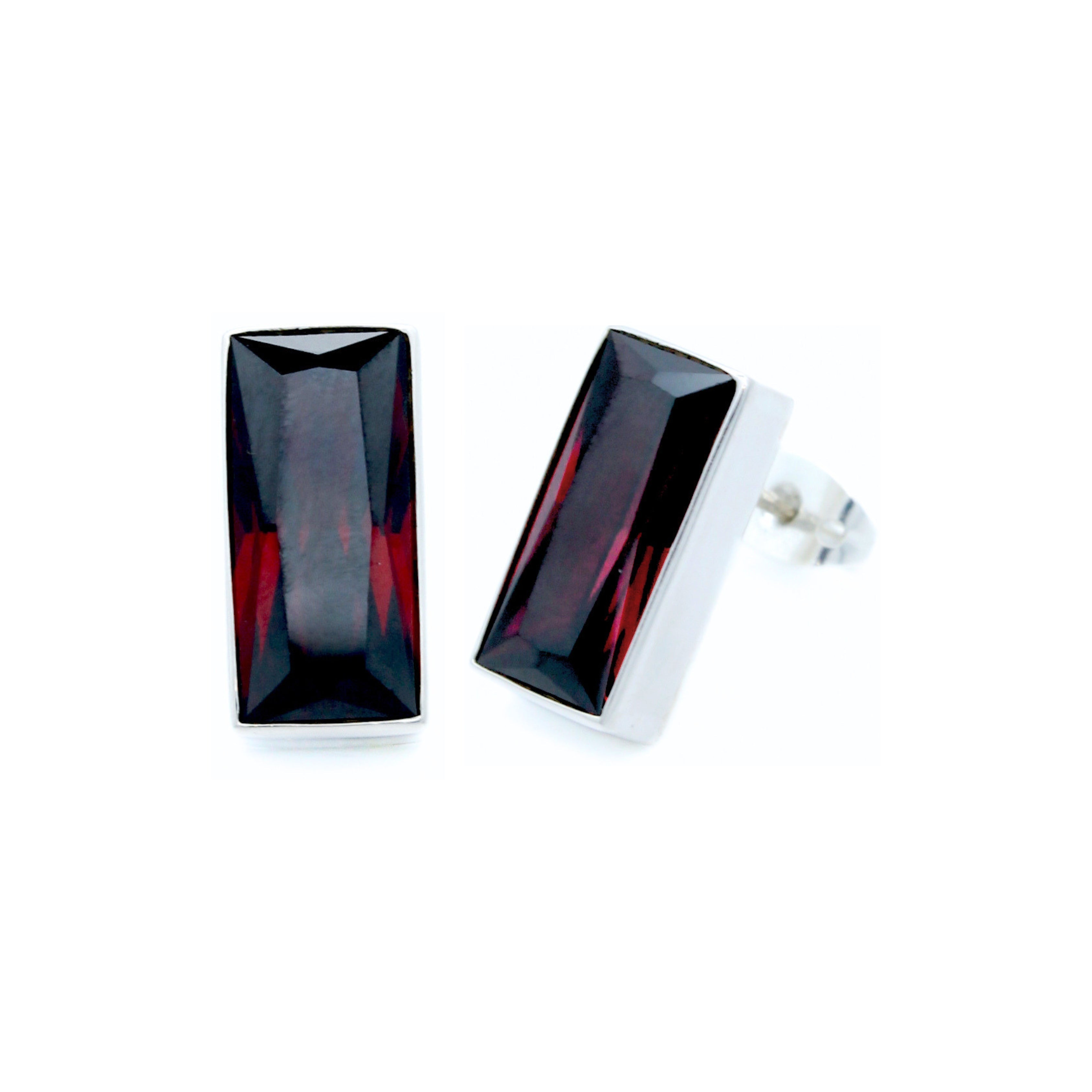 Broqueles Hunter Plata 925 con Zirconia Roja.