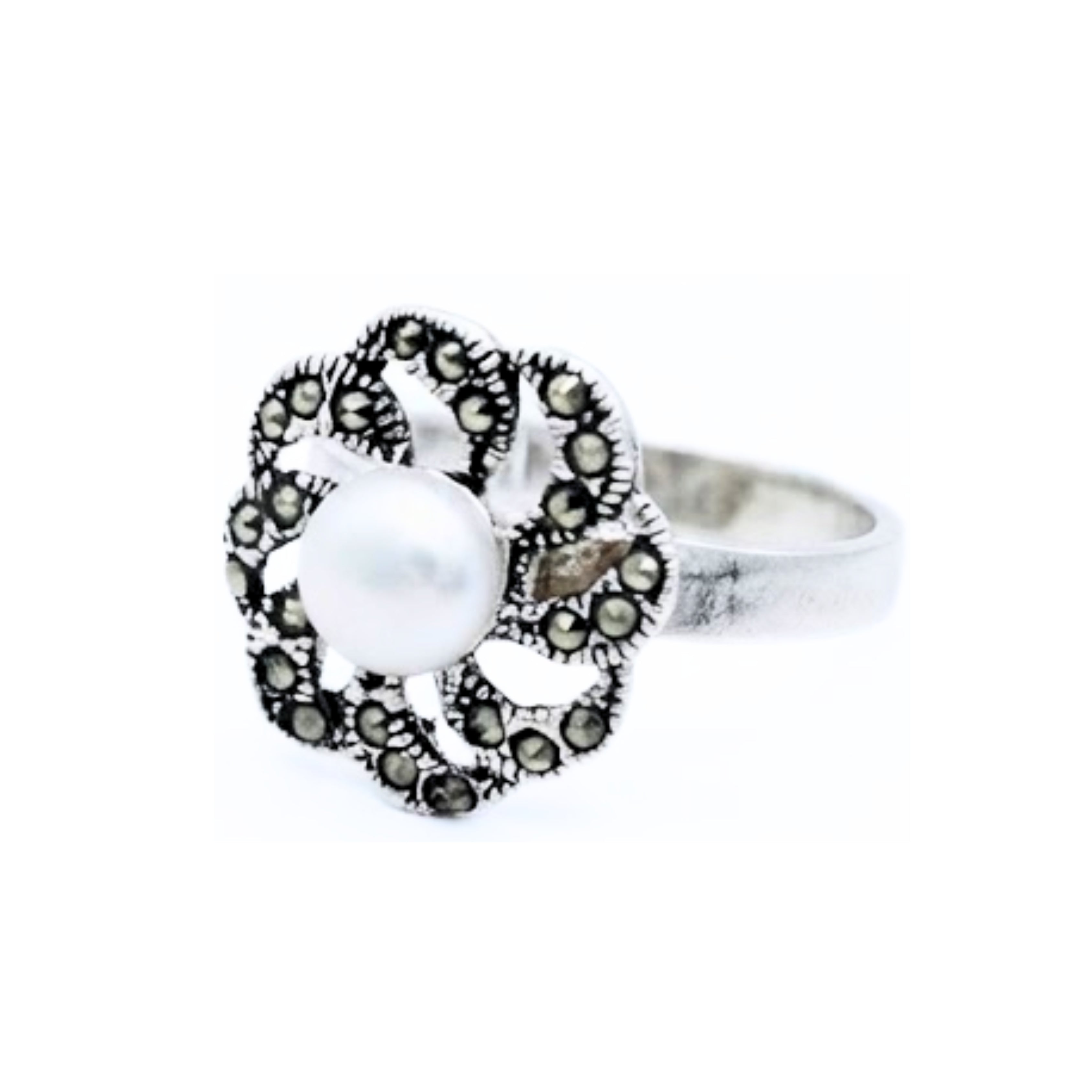 Anillo Malia de Plata Primera Ley 0.925 con Marquesita y Perla